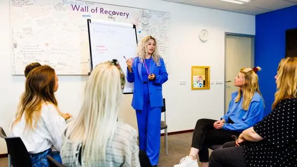 Women's Sober Living Tarzana